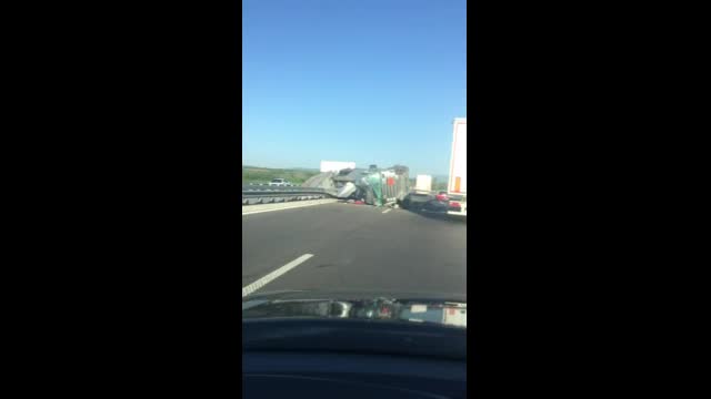 "Моята новина": Катастрофа на тир на магистрала "Тракия"