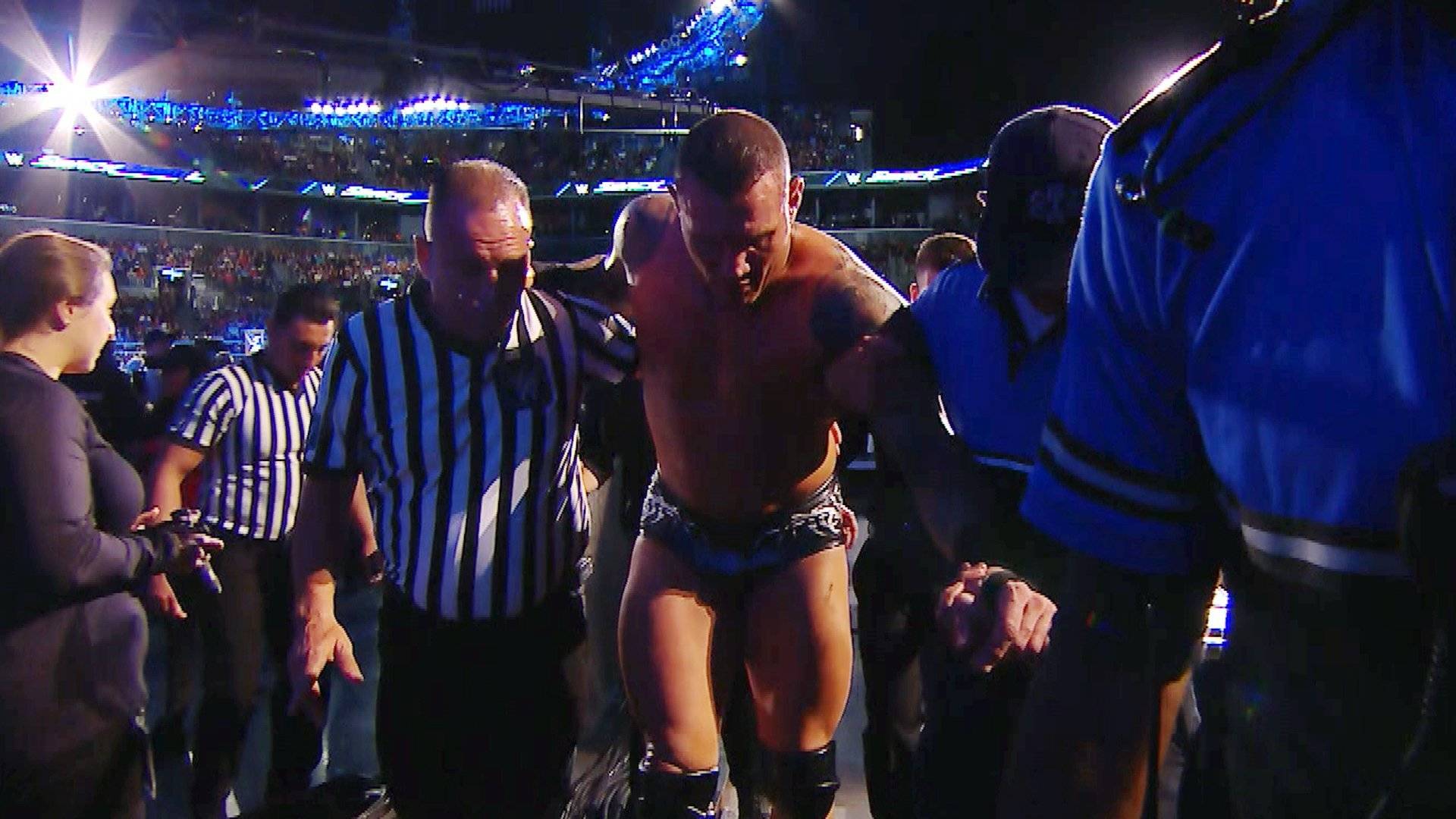 Помагат на Ренди Ортън след атаката на Джеф Харди: WWE 21.8.2018