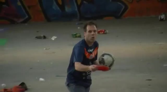 Супер футболни трикове с Remi Gaillard