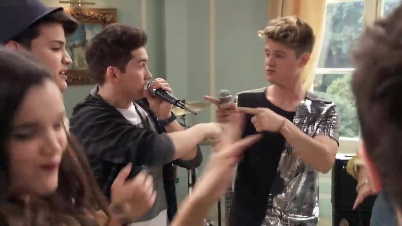 Soy Luna 2 - Ерик и Нико - Mi corazón hace wow wow - епизод 37 + Превод