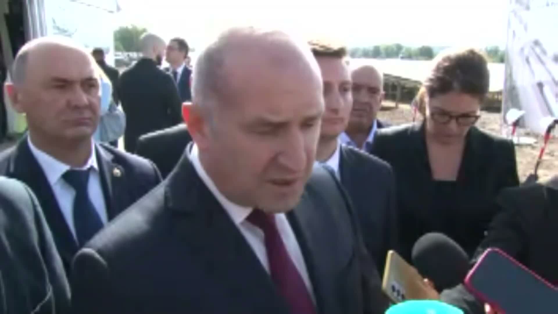 Румен Радев: Корабите в Черно море не са спрели и няма да спрат