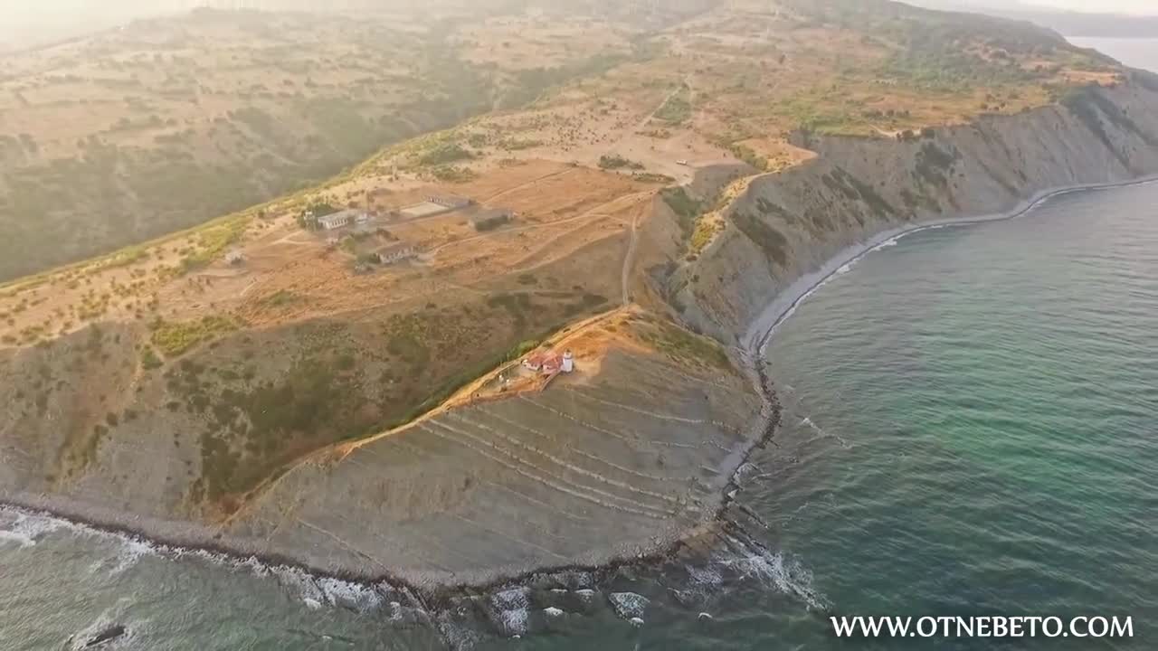 Девствените брегове на нос Емине в България заснети с дрон