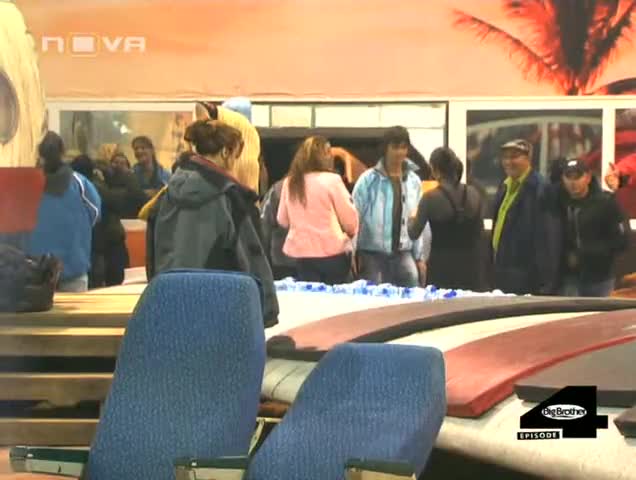 Съквартирантите от двата двора се смесват - Big Brother 4 [03.10.2008]