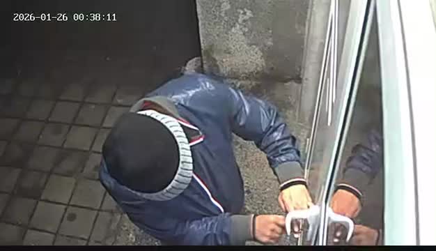Внимание: Крадец е забелязан да влиза във вход в Габрово