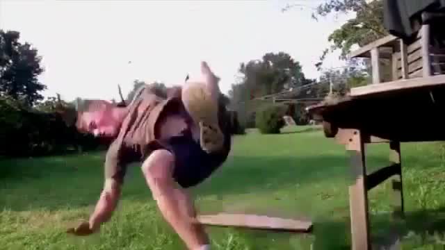 Тоя как падна само смях !!!