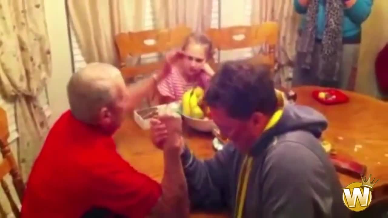 Заслужава си всяка секунда гледане !
