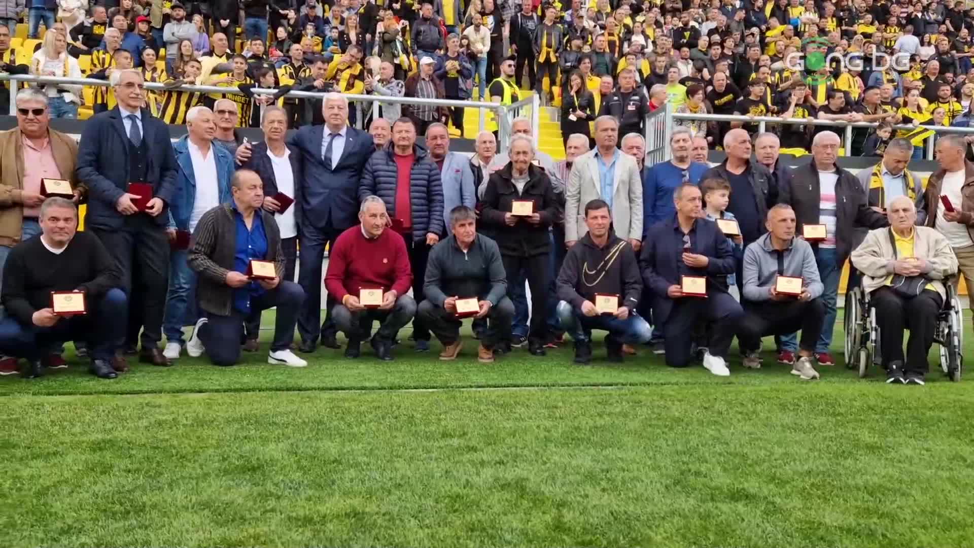 Здравко Димитров награди легенди на Ботев Пловдив