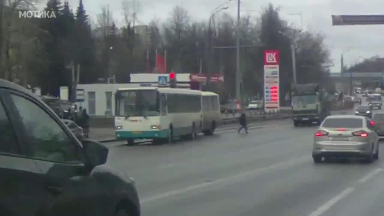 Жена в Русия предизвиква катастрофа