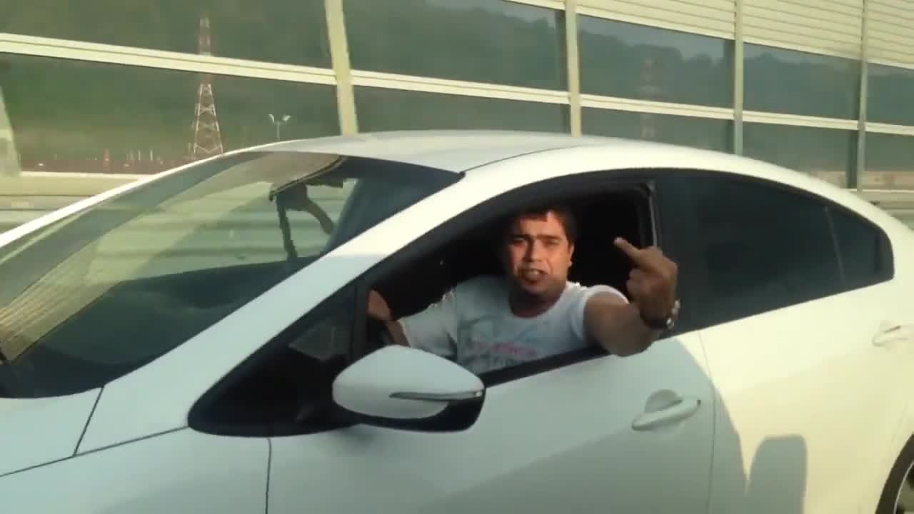 Не използвай телефон, докато шофираш!