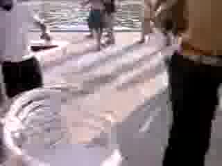 Страшен Кючек Около Басейна !!!
