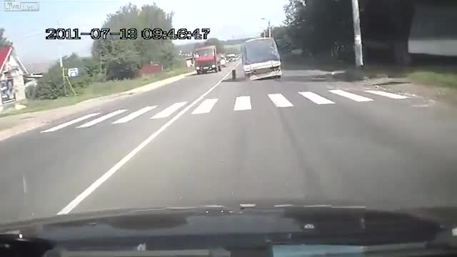 Камион остава без гуми в движение