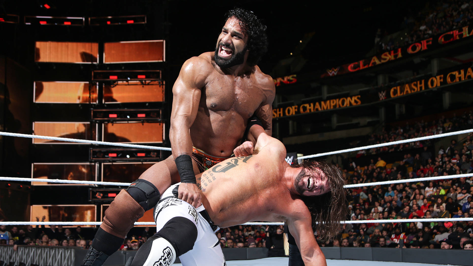 AJ Styles fights through the pain against Jinder Mahal: WWE Clash of Champions 2017 (WWE Network Exclusive)