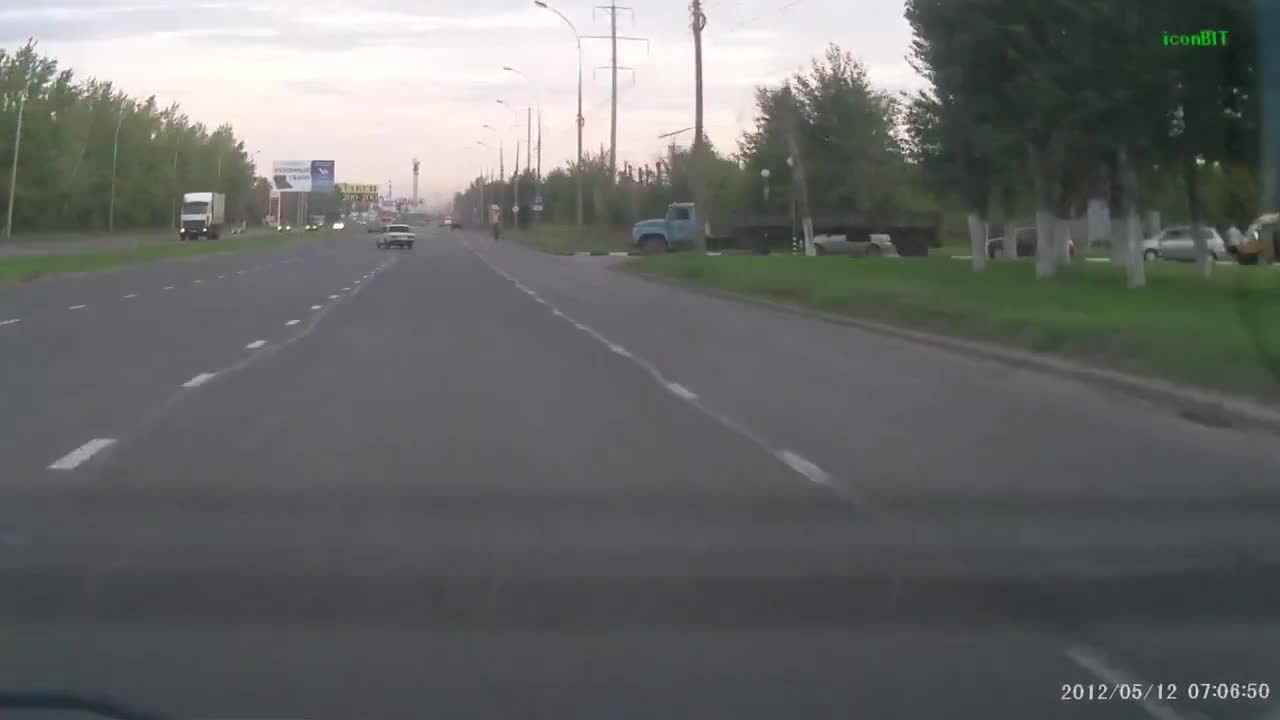 Голям смях Ето защо полицаите не трябва да размахват стоп палката (видео)
