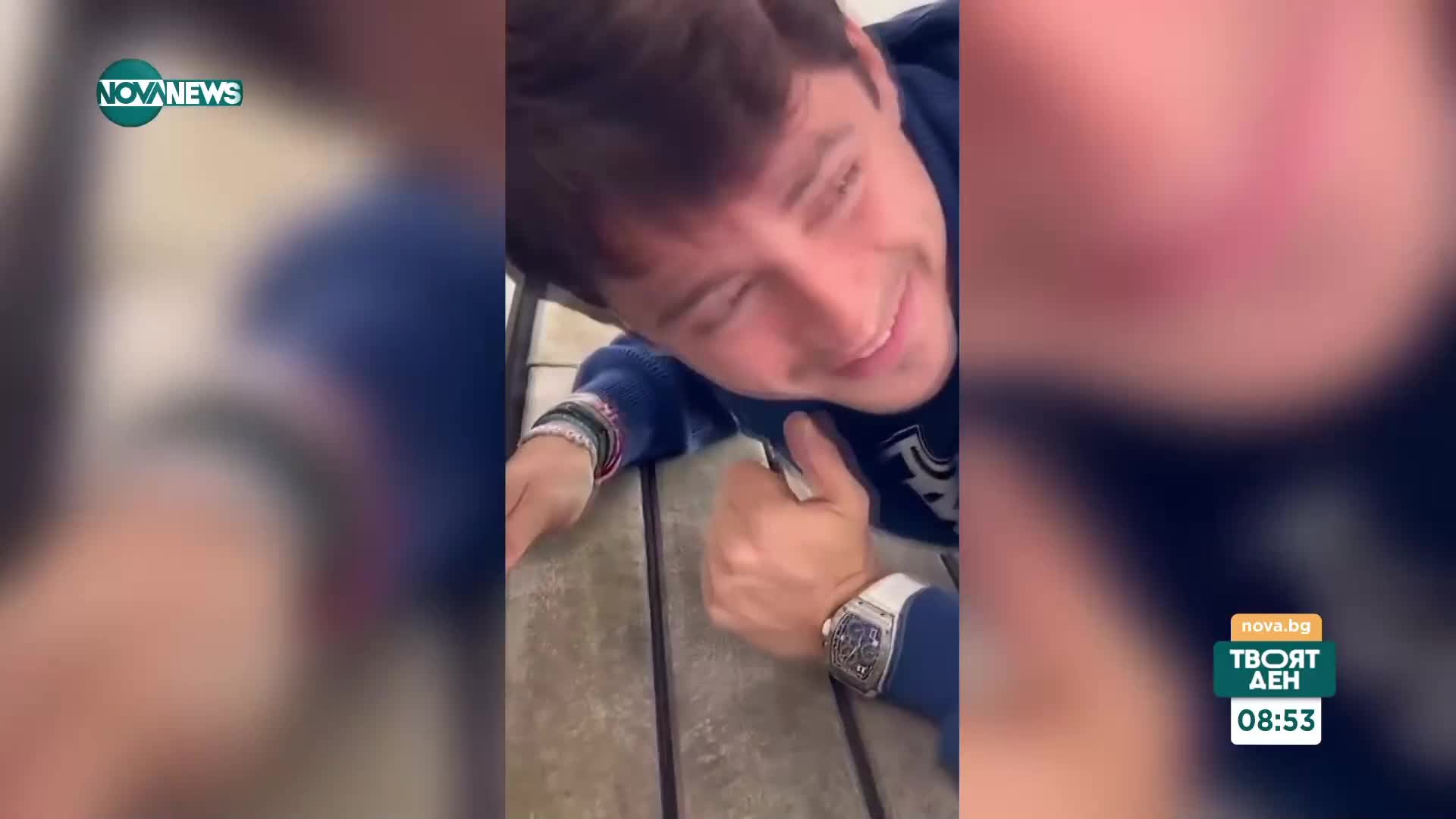 Люис Хамилтън закъса със скутер насред Баку
