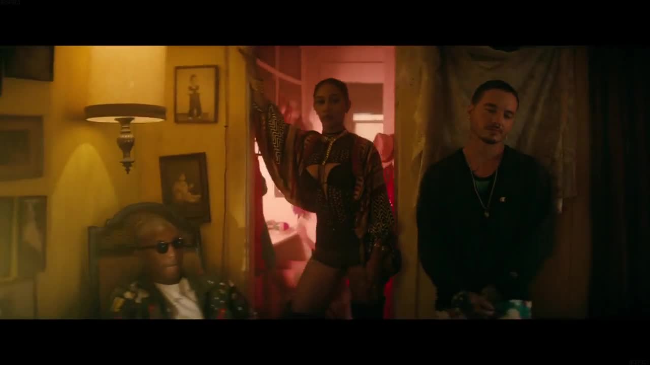 J Balvin - Safari feat. Pharrell Williams, Bia & Sky ( Официално Видео )