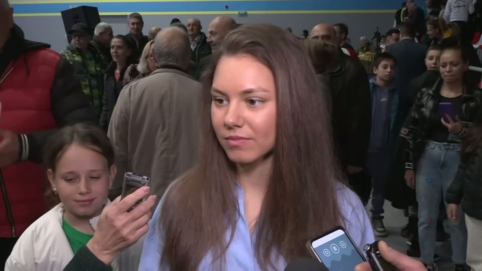 Посрещане на олимпийската медалистка в Троян