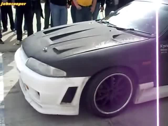Лада наказва Skyline R33