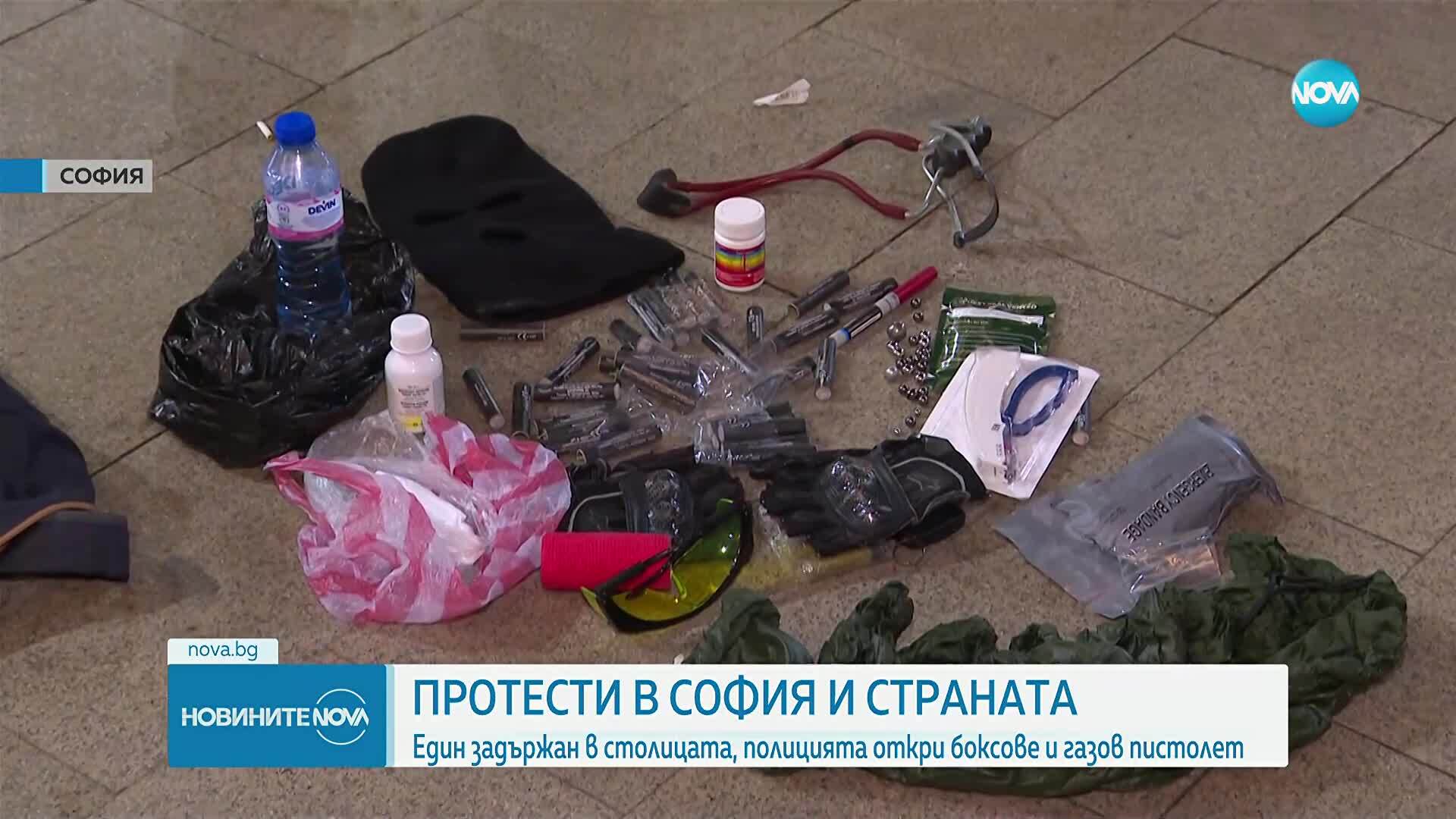 Нощни протести в страната с искания за оставка на правителството