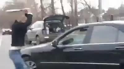 Русия - шофьор на мерцедес си получава заслуженото