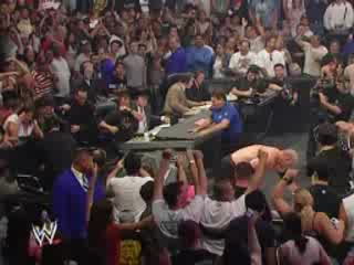 WWE - Kane And Batista Прават Задушаващо На Greath Kali