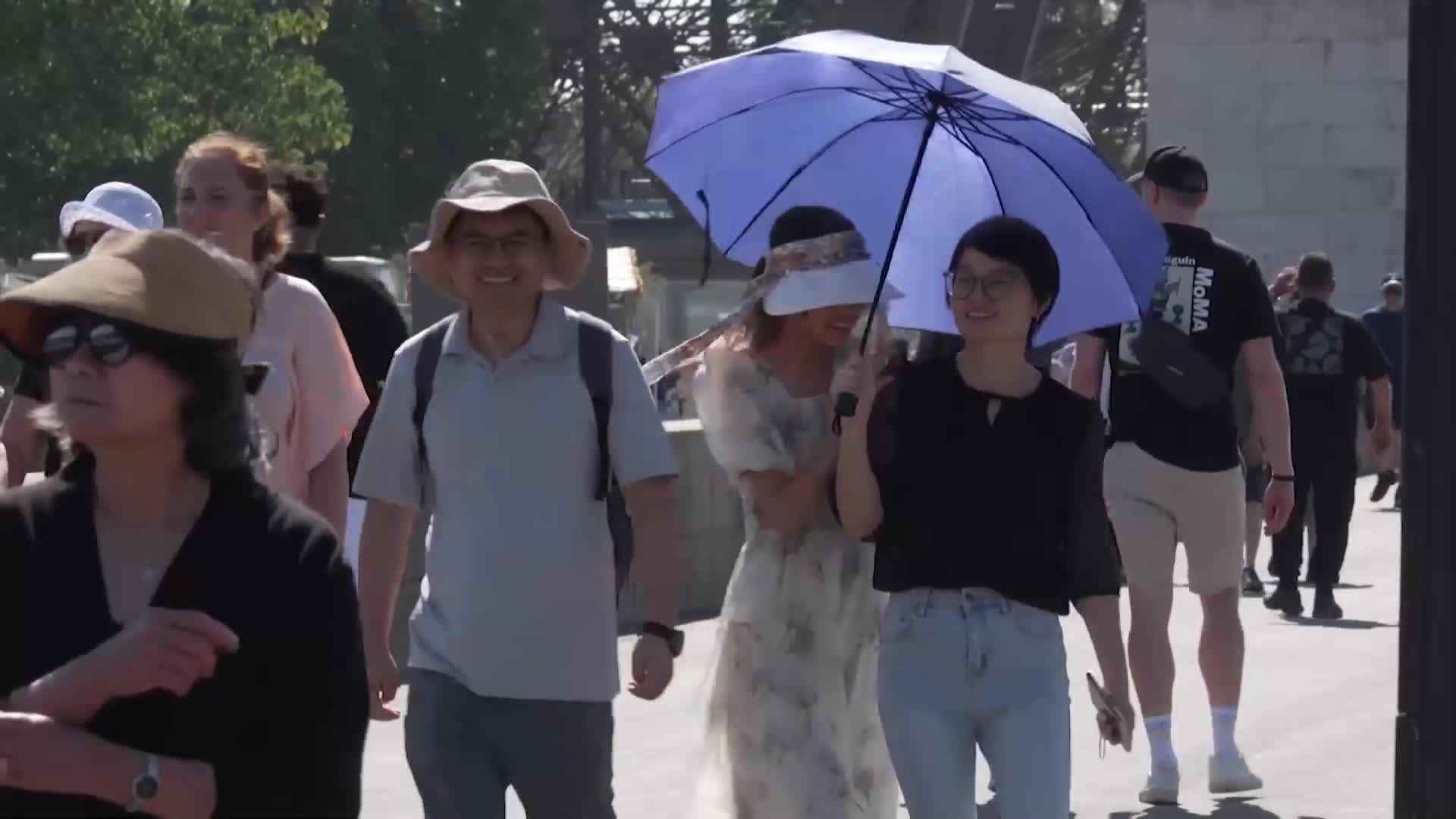 Червен код за горещини в 12 департамента на Франция
