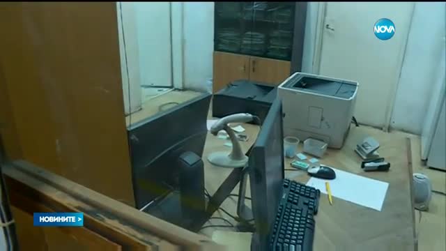 Опашки в КАТ заради срив в системата