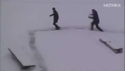 Как да отмъстим на съседите, които не щат да ринат сняг