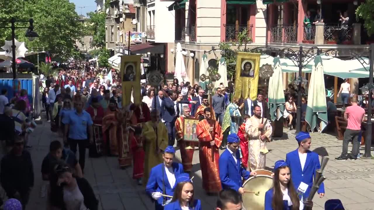 Вижте грандиозното шествие на Бургас за 24 май
