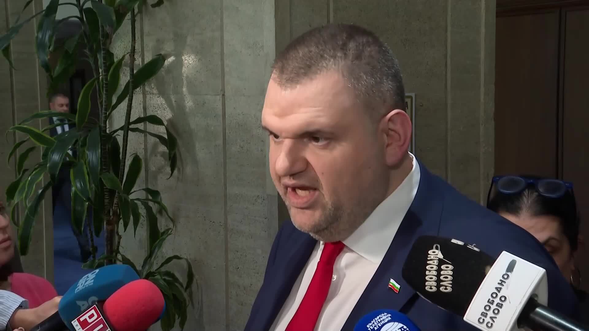 Как партиите реагираха на избора на Радев да връчи третия мандат на АПС