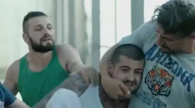 Под Прикритие Косъма, Ти що си лош бе