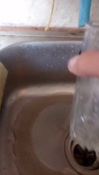 Чешмяна вода с нестандартен цвят