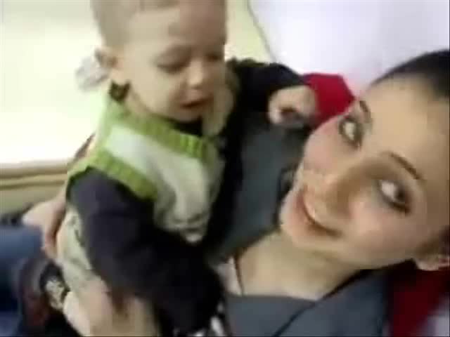 Малък перверзник налита на какичкa