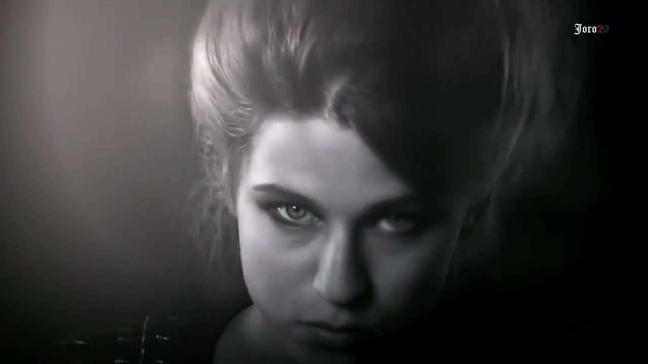 Песента от Рекламата на Kinder Bueno! Selah Sue - This World ( Официално Видео   Превод