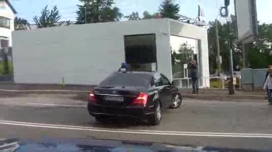 Граждани блокираха Орешарски на кръстовище