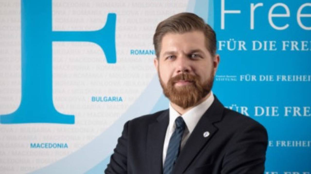 Немски политолог: България върви към „превзета държава”