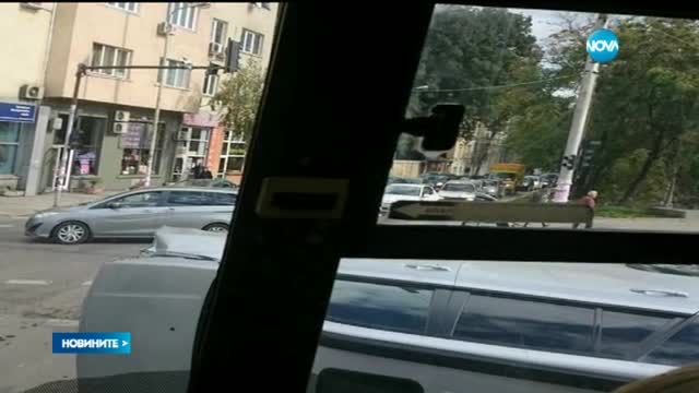 Автомобил се преобърна на "Орлов мост"