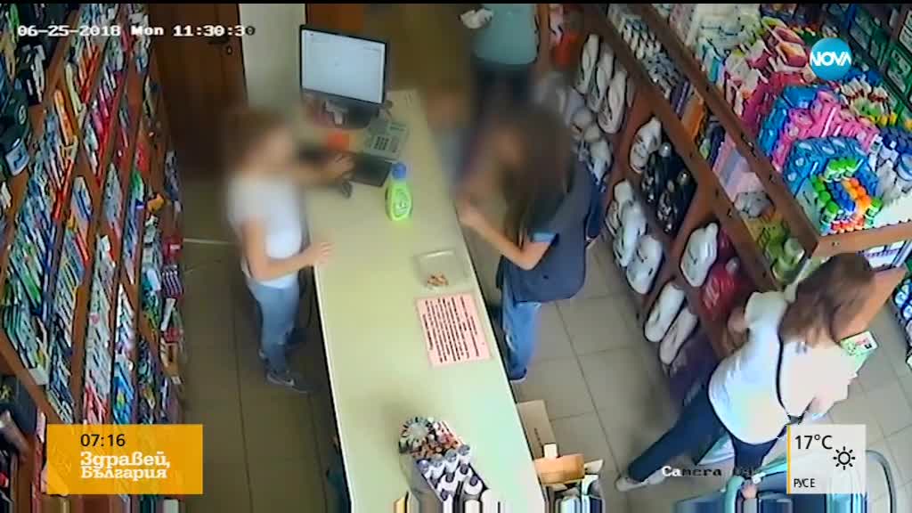 ДРЪЖТЕ КРАДЕЦА: Майка с дете краде от столичен магазин