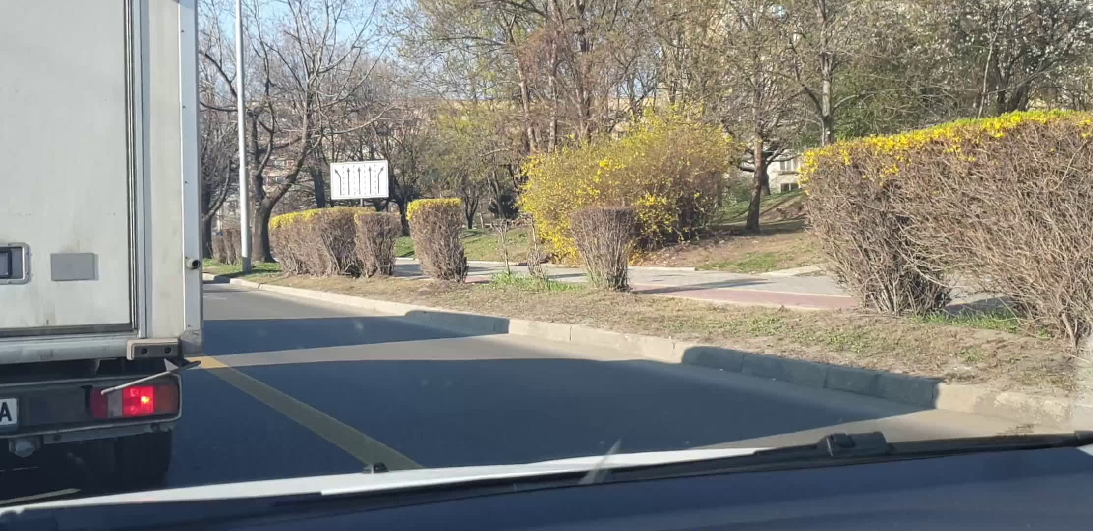 Нарушения в бус лента на бул. "България"