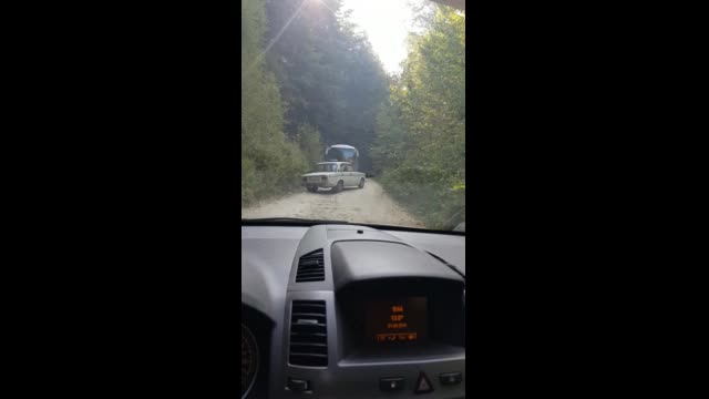 Път без път - с автобус