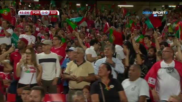 Португалия поведе на Швейцария с куриозен гол