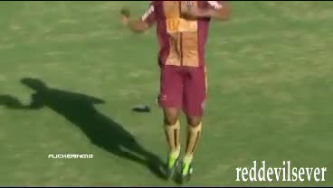 Ето за това всички го харесват ! Той просто се забавлява - Роналдиньо ! /2/