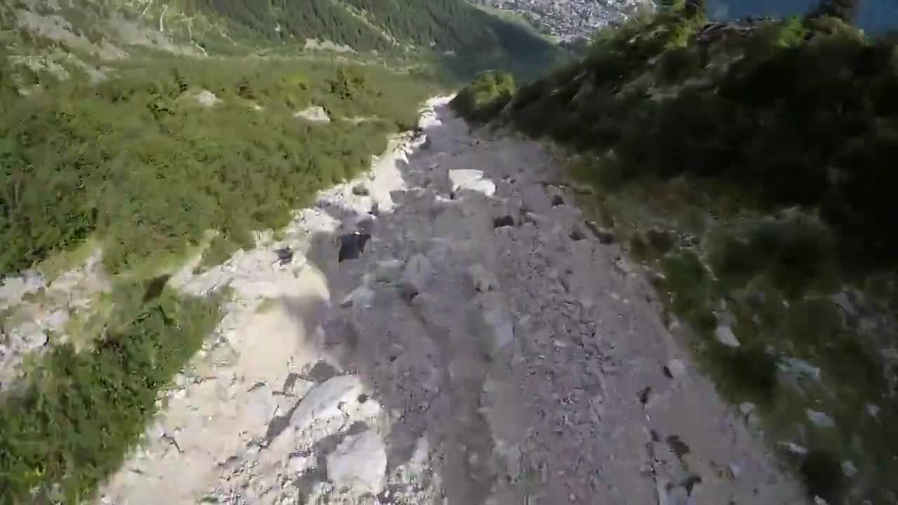 Луд полет с Wingsuit! Graham Dickinson & Dario Zanon