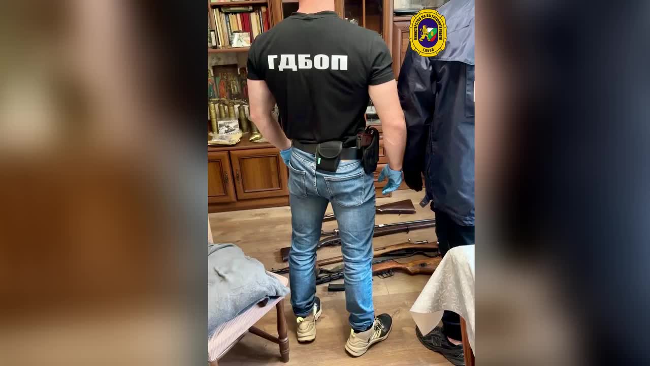 Иззеха голямо количество незаконно оръжие в Плевен
