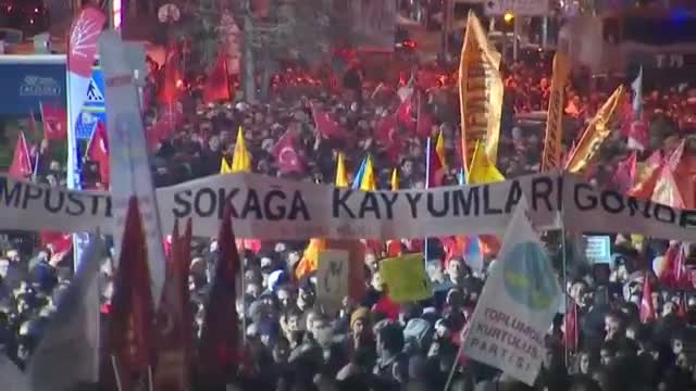Стотици протестират в Истанбул срещу ареста на Имамоглу