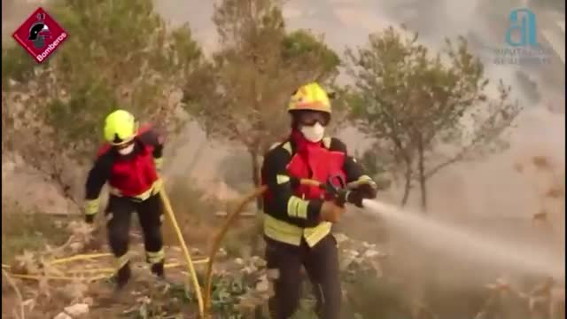 Огромен пожар в испанската провинция Аликанте, евакуират хората