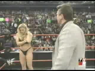 Wwe Trish Stratus Се Съблича Гола