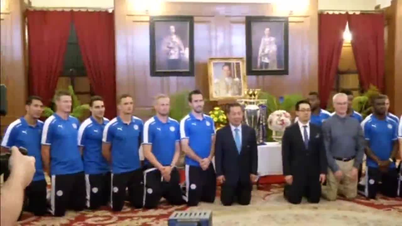 Лестър посети кралския дворец в Тайланд