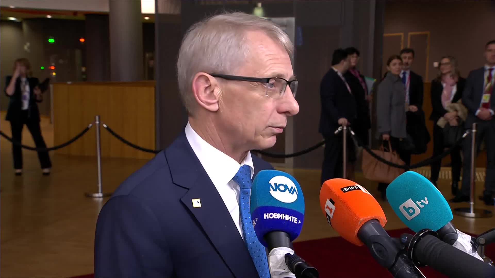 Денков: Извънредното заседание на парламента е предизборна акция