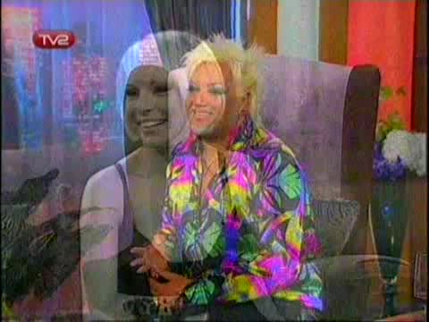 Алисия В Шоуто На Азис Част1