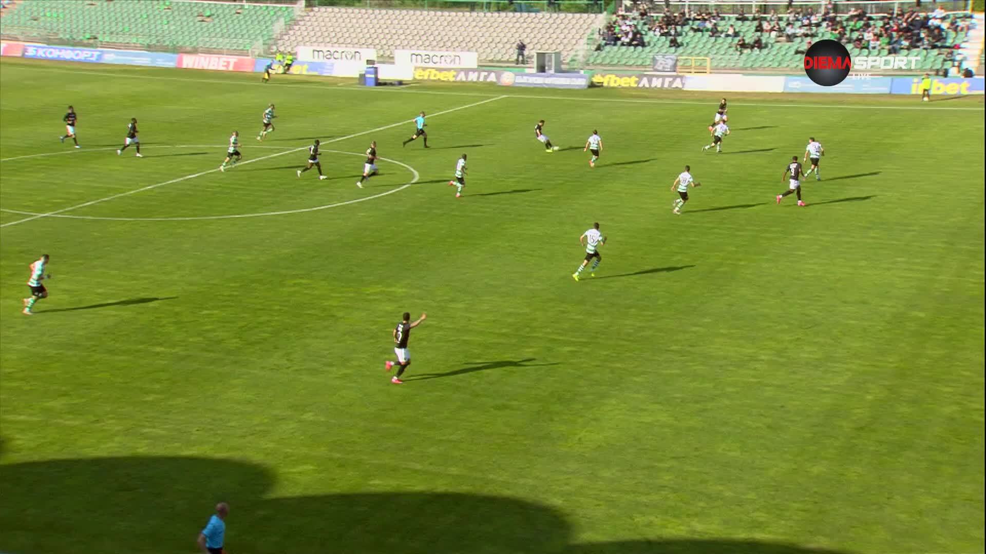 Отменен гол на Квадво Дуа заради засада